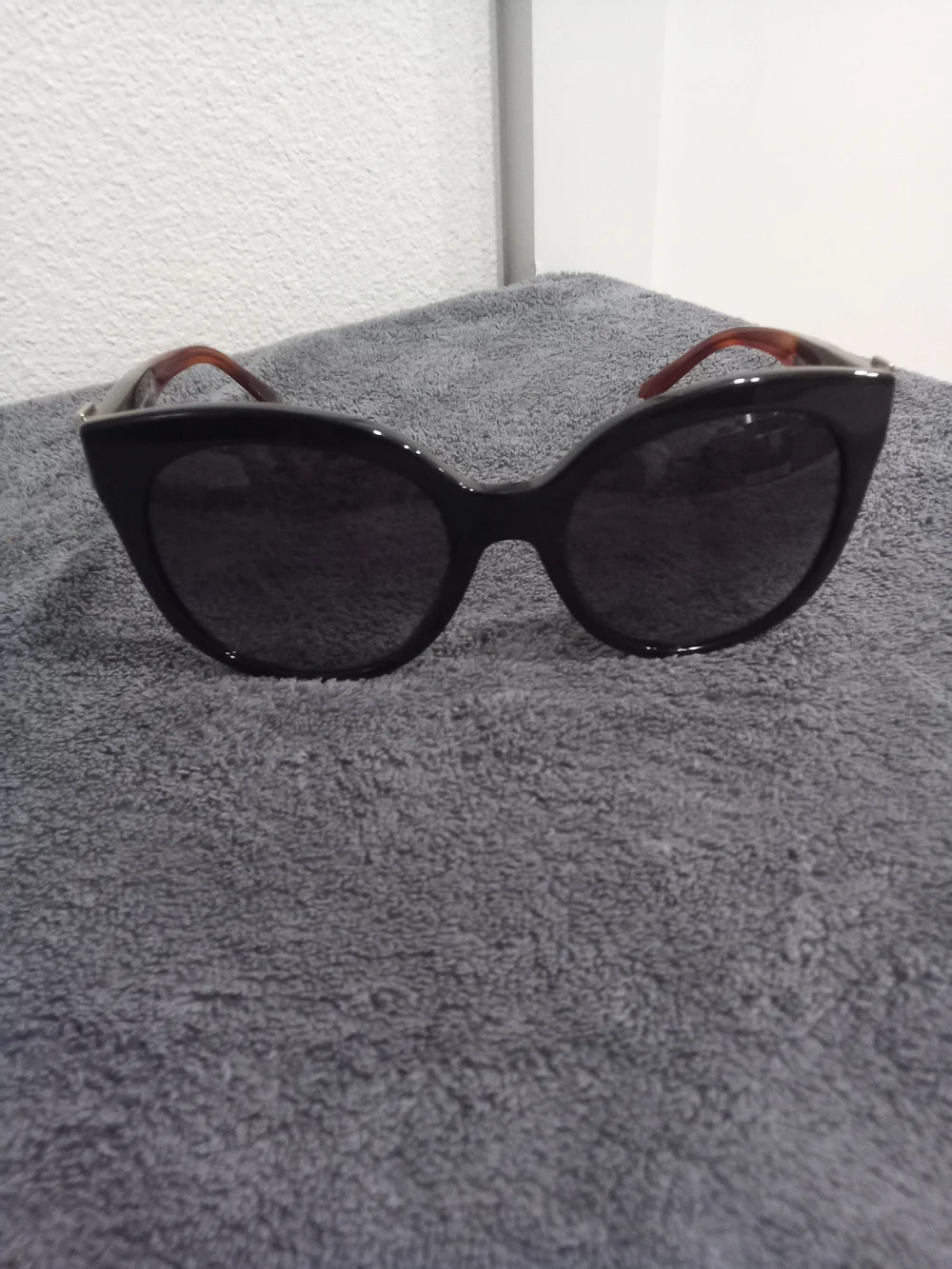 Black Cat-Eye Sunglasses with Patterned Temples